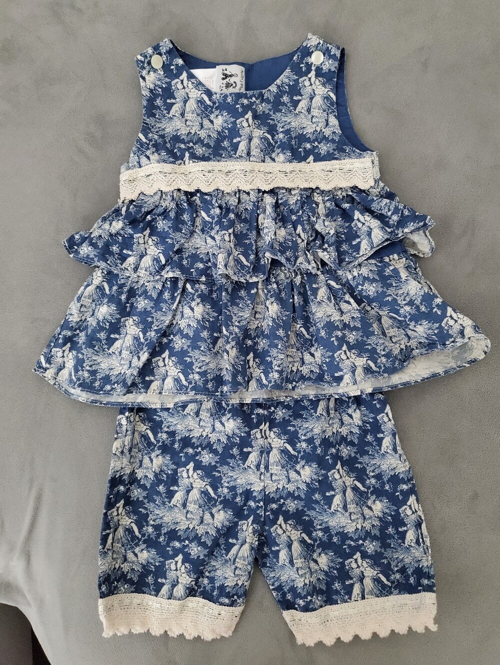Austin & Ashley Boutique Toile Print Ruffle Top & Bloomer Shorts Set 24M